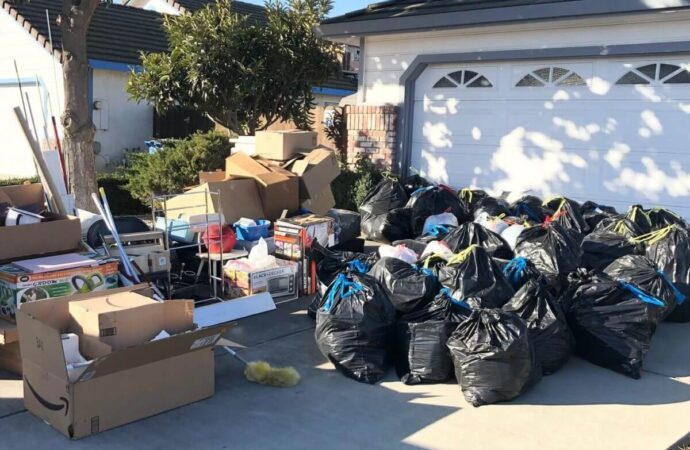 Curbside Junk Pickup-Jupiter Waste and Junk Removal Pros