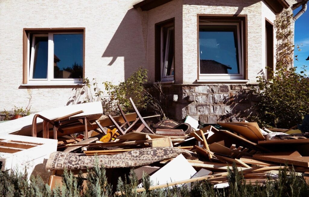 Window & Siding Removal Dumpster Services, Jupiter Waste and Junk Removal Pros